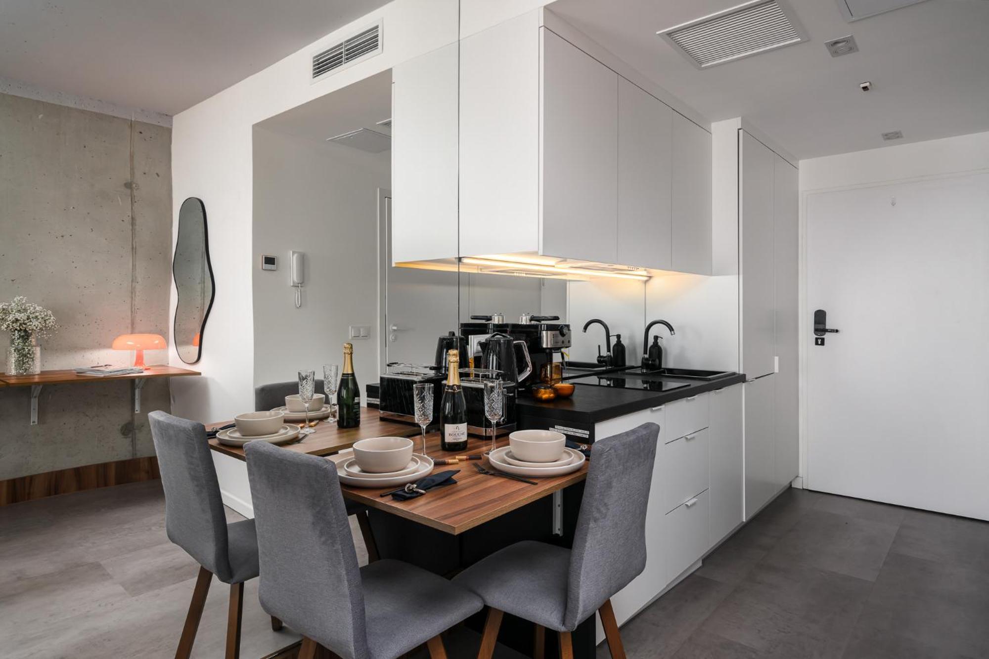 Apartments Wroc'Love By Me &301 Legnicka & Self Check-In 24H & Lift & Air Conditioning Wrocław Extérieur photo